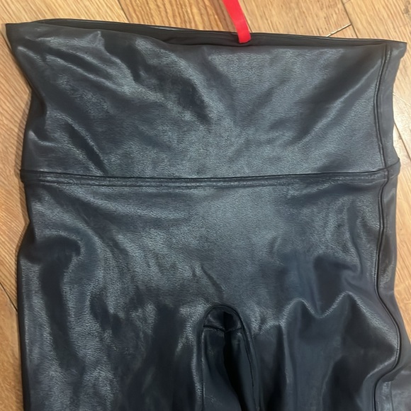 Spanx Black Faux Leather Leggings Size M EUC - Picture 3 of 8